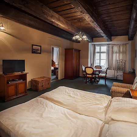 U Tří Bubnů Hotel 3*