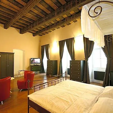 U Tri Bubnu Hotel 3*