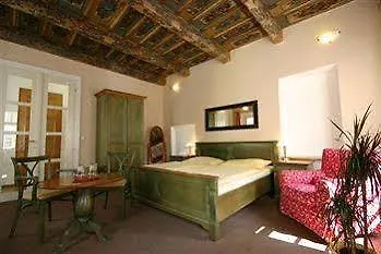 U Tri Bubnu Hotell 3*