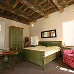 U Tri Bubnu Hotel 3*